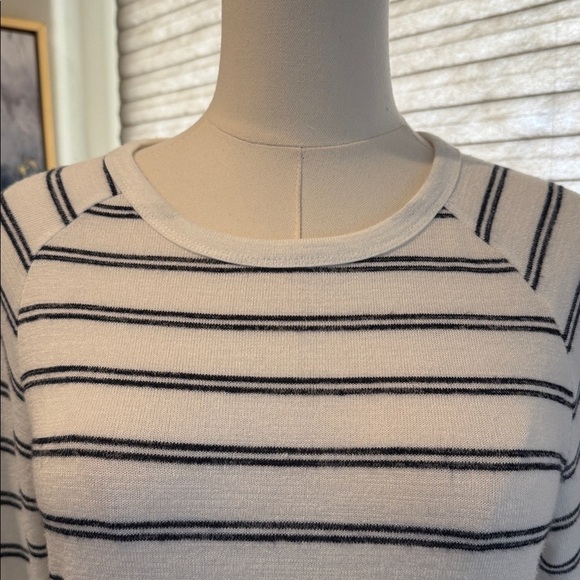 Woman's M Magaschoni Cream & Black Striped Crew Neck Sweater. Size XS - Picture 7 of 7